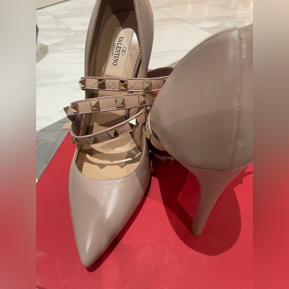 PINK VALENTINO STUD HEELS WITH STRAP - Picture 4 of 8